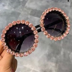 Sunglasses round elegant